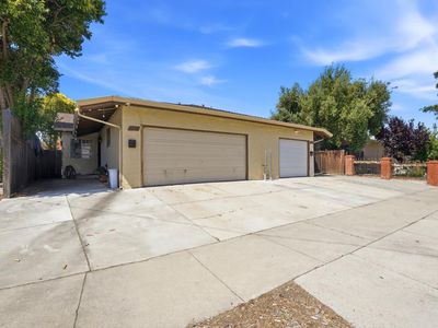 159 Roundtable Dr