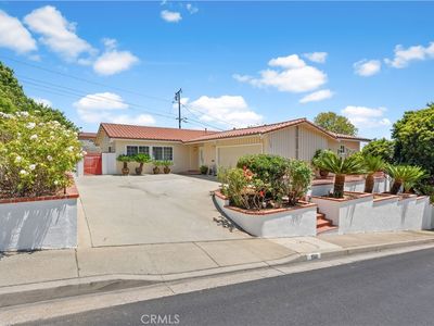 1560 Valley Vista Dr