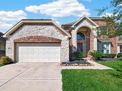 3211 Golden Honey Ln