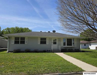 Property at 425 27th St SW, Mason City, IA