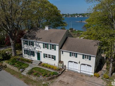 32 Money Point Road