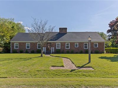 305 Robinhood Rd