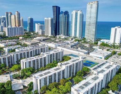 16909 N Bay Rd APT 601