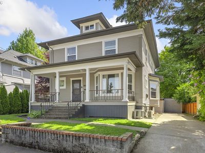 2124 NE 9th Ave