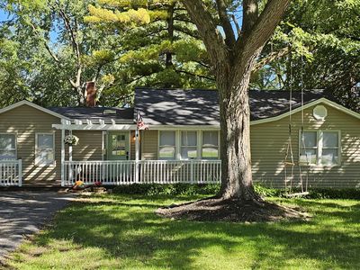 Property at 1105 S Hough St, Barrington, IL