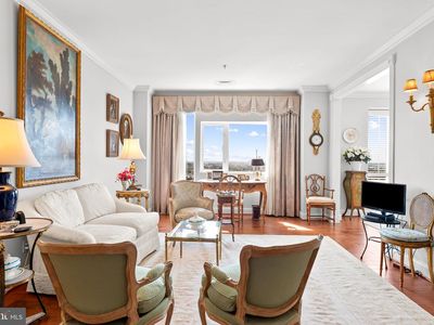 10 E Lee St Unit 804