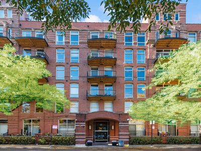 550 N Kingsbury St APT 601