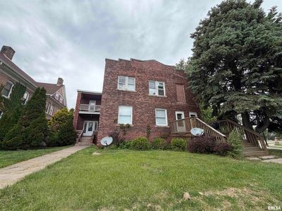 615 W Main St