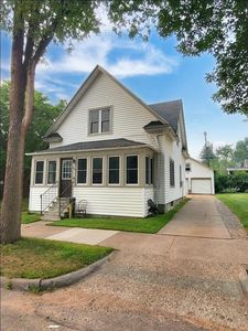 812 E BRIDGE STREET