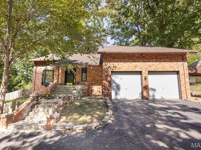 32 Windsor Dr