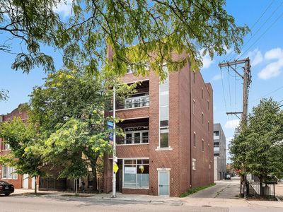 2358 N Damen Ave APT A1