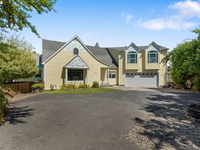 1562 NW Calkins Ave