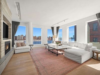 1 John St APT 9D