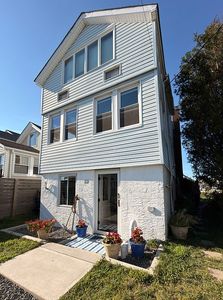 61 W 16th Rd