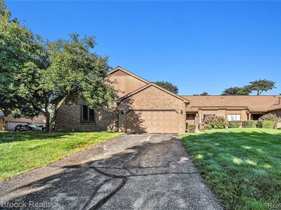 2198 London Bridge Dr