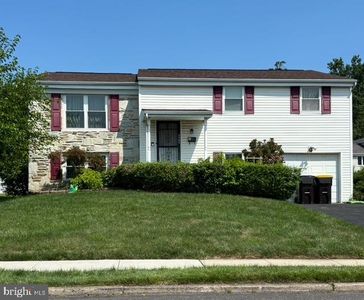 Property at 3242 Parkview Dr, Bensalem, PA