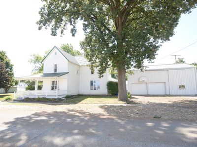 105 W South St
