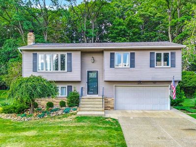 Property at 9316 Munich Dr, Parma, OH