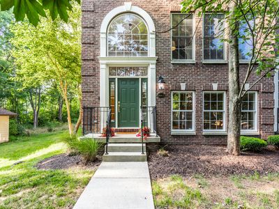 8665 Meridian Square Dr