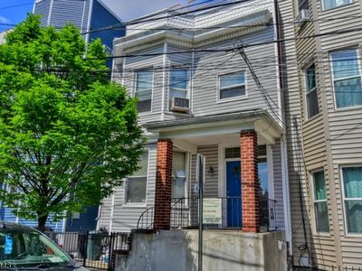 557 Hudson Ave