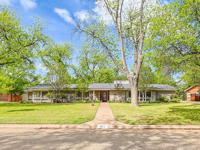 1602 Elmwood Dr