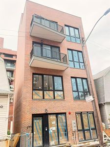 136-17 Carlton Place