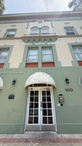 900 16th St APT 104