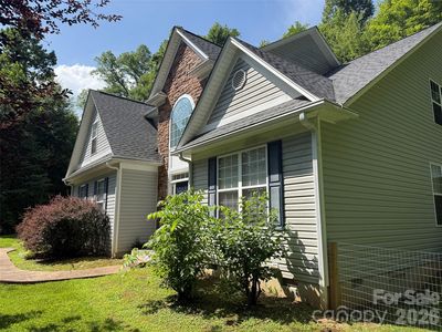 57 Woodfin Rd