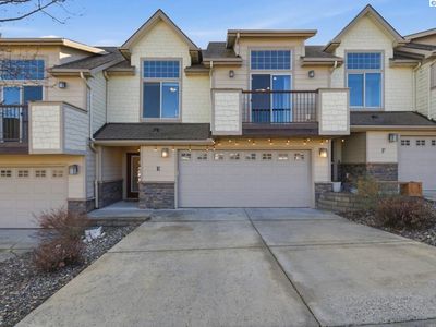 210 NW Terre View Dr APT E