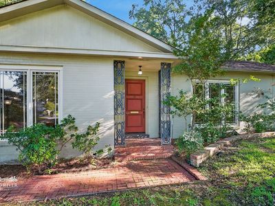 708 Azalea Dr