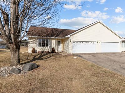 Property at 940 Mead Dr, Waupaca, WI