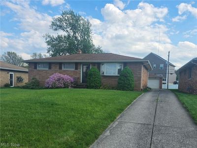 1423 Roanoke Dr