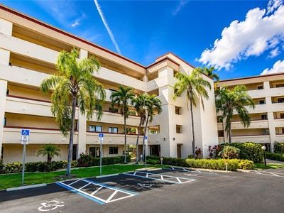 7430 Lake Breeze Dr APT 311