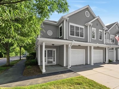 631 East St Unit B201
