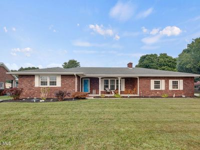 749 Riverside Dr