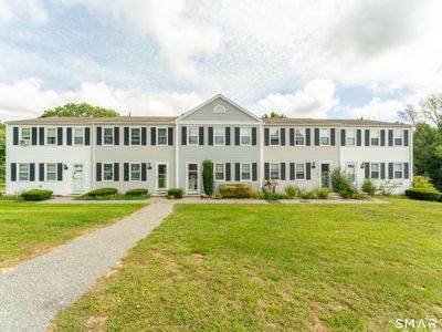 8 Lakeside Drive #L