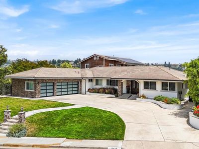 13122 Saint Thomas Dr