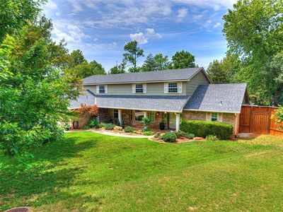 7611 Clayton Dr