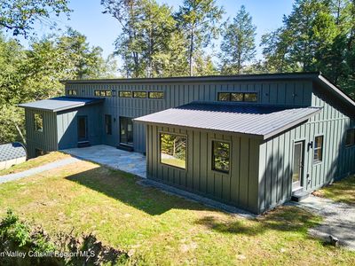 11 Land And Lakes Trail