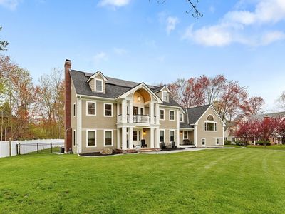 4 Fairway Dr