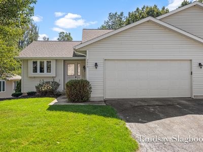2640 Rolling Ridge Ln NW