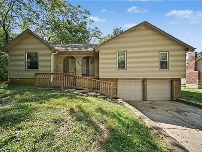 9038 Manning Ave