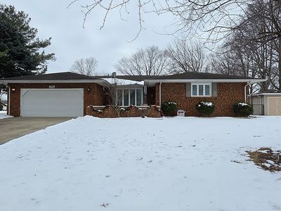 Property at 617 Flaggland Dr, Sherman, IL