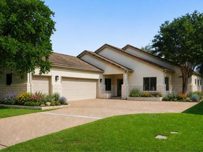 2422 Founders Cir