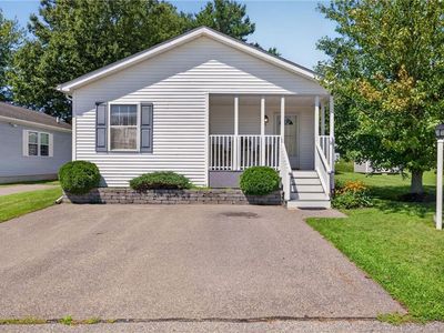 25 Lark Ln