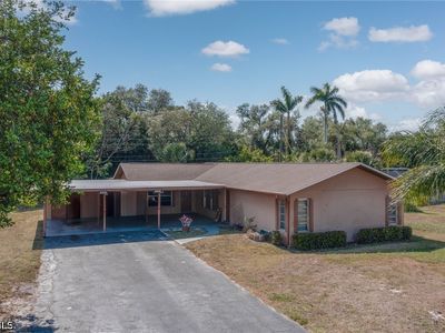 2215 Marilyn Ln