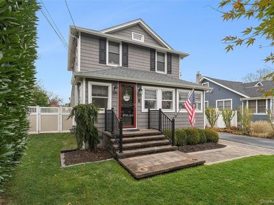 31 Roosevelt Avenue