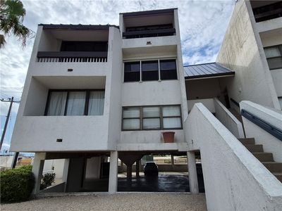 14401 Commodores Dr Unit 211