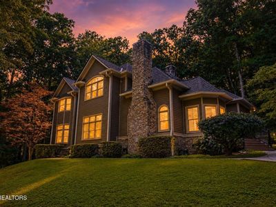 646 Hilltop Dr