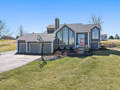 45W169 Hillview Ln
